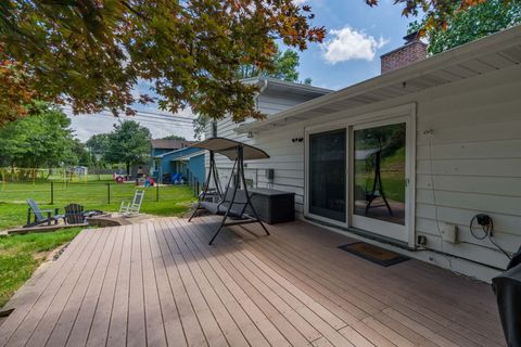 Tiny photo for 2327 Salem Court, Bettendorf, IA 52722 (MLS # 12690755)