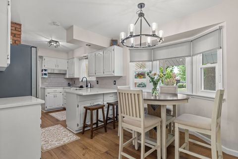 Tiny photo for 2327 Salem Court, Bettendorf, IA 52722 (MLS # 12690755)