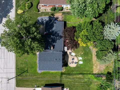 Tiny photo for 2327 Salem Court, Bettendorf, IA 52722 (MLS # 12690755)