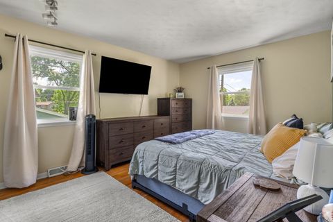 Tiny photo for 2327 Salem Court, Bettendorf, IA 52722 (MLS # 12690755)
