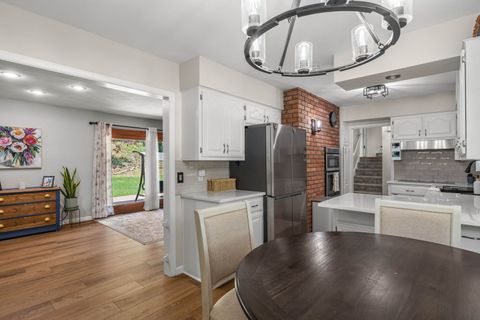 Tiny photo for 2327 Salem Court, Bettendorf, IA 52722 (MLS # 12690755)