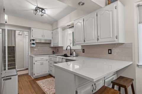 Tiny photo for 2327 Salem Court, Bettendorf, IA 52722 (MLS # 12690755)