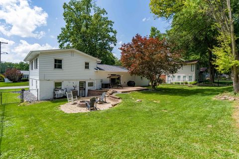Tiny photo for 2327 Salem Court, Bettendorf, IA 52722 (MLS # 12690755)