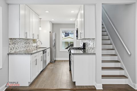 Tiny photo for 7725 S St Louis Avenue, Chicago, IL 60652 (MLS # 12540738)