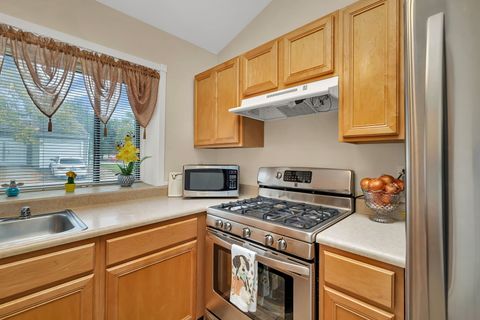 Tiny photo for 203 W Birchwood Drive #5, Romeoville, IL 60446 (MLS # 12493051)