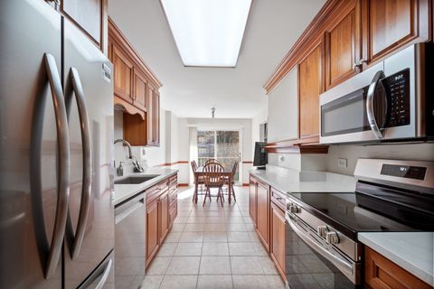Tiny photo for 22 Park Lane #204, Park Ridge, IL 60068 (MLS # 12620534)