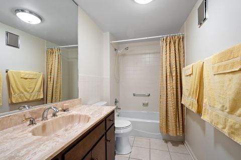 Tiny photo for 22 Park Lane #204, Park Ridge, IL 60068 (MLS # 12620534)