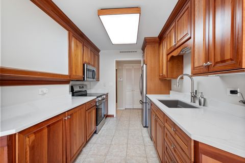 Tiny photo for 22 Park Lane #204, Park Ridge, IL 60068 (MLS # 12620534)