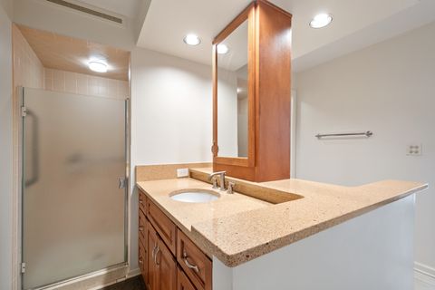 Tiny photo for 22 Park Lane #204, Park Ridge, IL 60068 (MLS # 12620534)