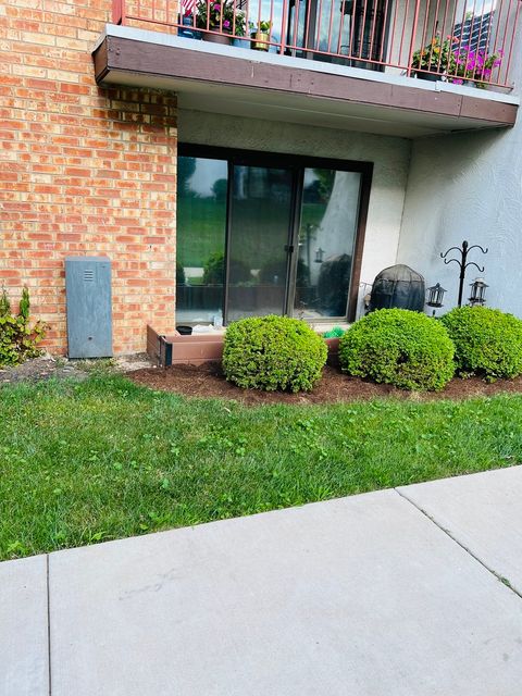 Tiny photo for 743 E Fullerton Avenue #103, Glendale Heights, IL 60139 (MLS # 12409325)