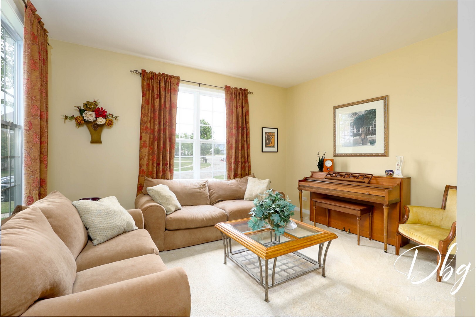1971 W Greenleaf Drive