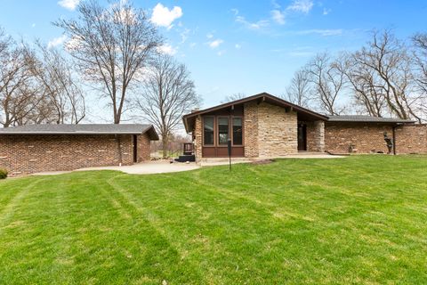 Tiny photo for 330 S Barrington Road, Barrington, IL 60010 (MLS # 12548267)