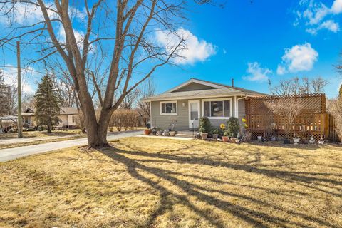 Tiny photo for 1501 Washington Street, Lake In The Hills, IL 60156 (MLS # 12581332)