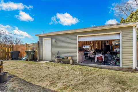 Tiny photo for 1501 Washington Street, Lake In The Hills, IL 60156 (MLS # 12581332)