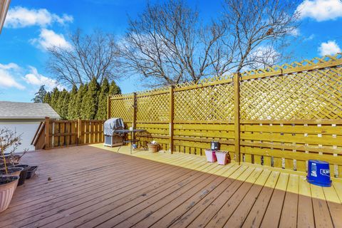 Tiny photo for 1501 Washington Street, Lake In The Hills, IL 60156 (MLS # 12581332)