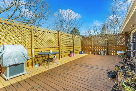 Tiny photo for 1501 Washington Street, Lake In The Hills, IL 60156 (MLS # 12581332)