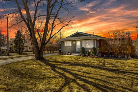 Photo of 1501 Washington Street, Lake In The Hills, IL 60156 (MLS # 12581332)