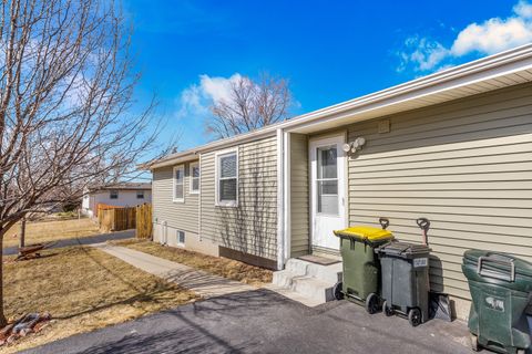 Tiny photo for 1501 Washington Street, Lake In The Hills, IL 60156 (MLS # 12581332)