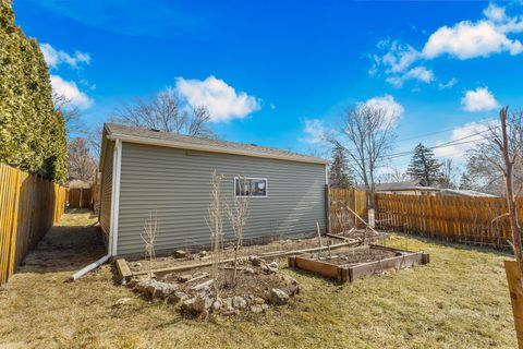 Tiny photo for 1501 Washington Street, Lake In The Hills, IL 60156 (MLS # 12581332)