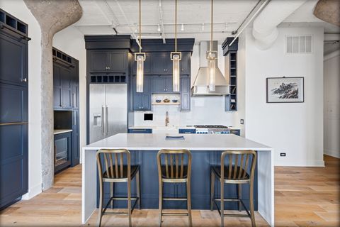 Tiny photo for 728 W Jackson Boulevard #701, Chicago, IL 60661 (MLS # 12575850)