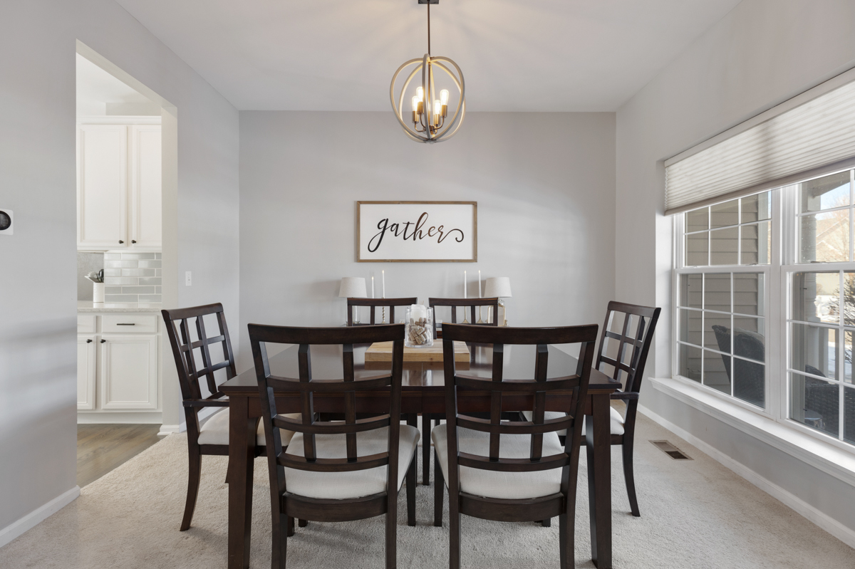 39W491 S Hyde Park