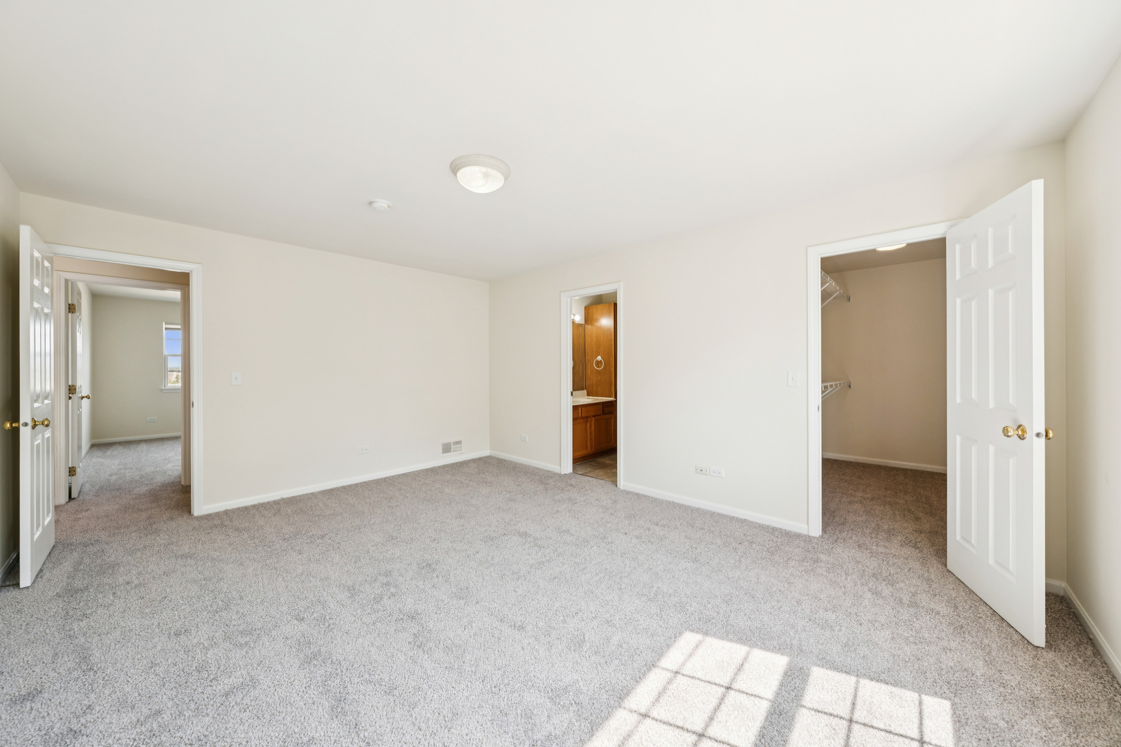 Huntley, Illinois 60142, United States, 3 Bedrooms Bedrooms, ,3 BathroomsBathrooms,Residential,Active,217642