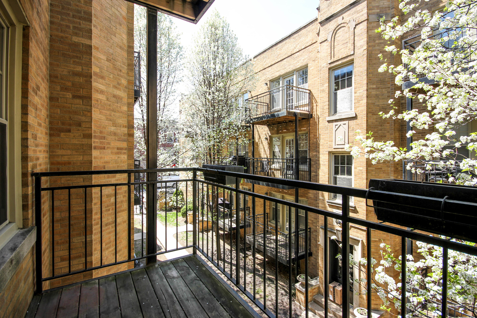 2237.5 N Lincoln Avenue 2B