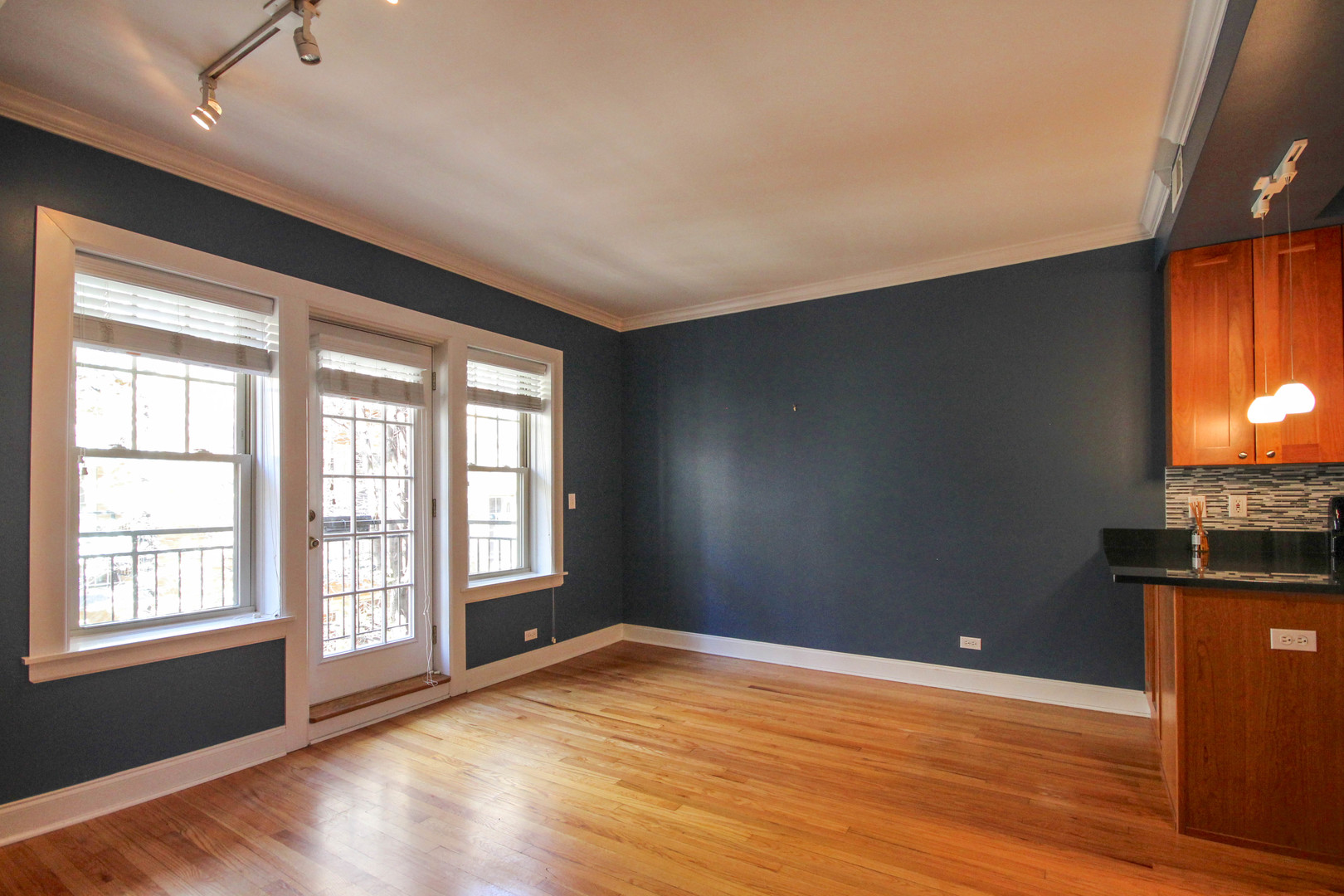 2237.5 N Lincoln Avenue 2B