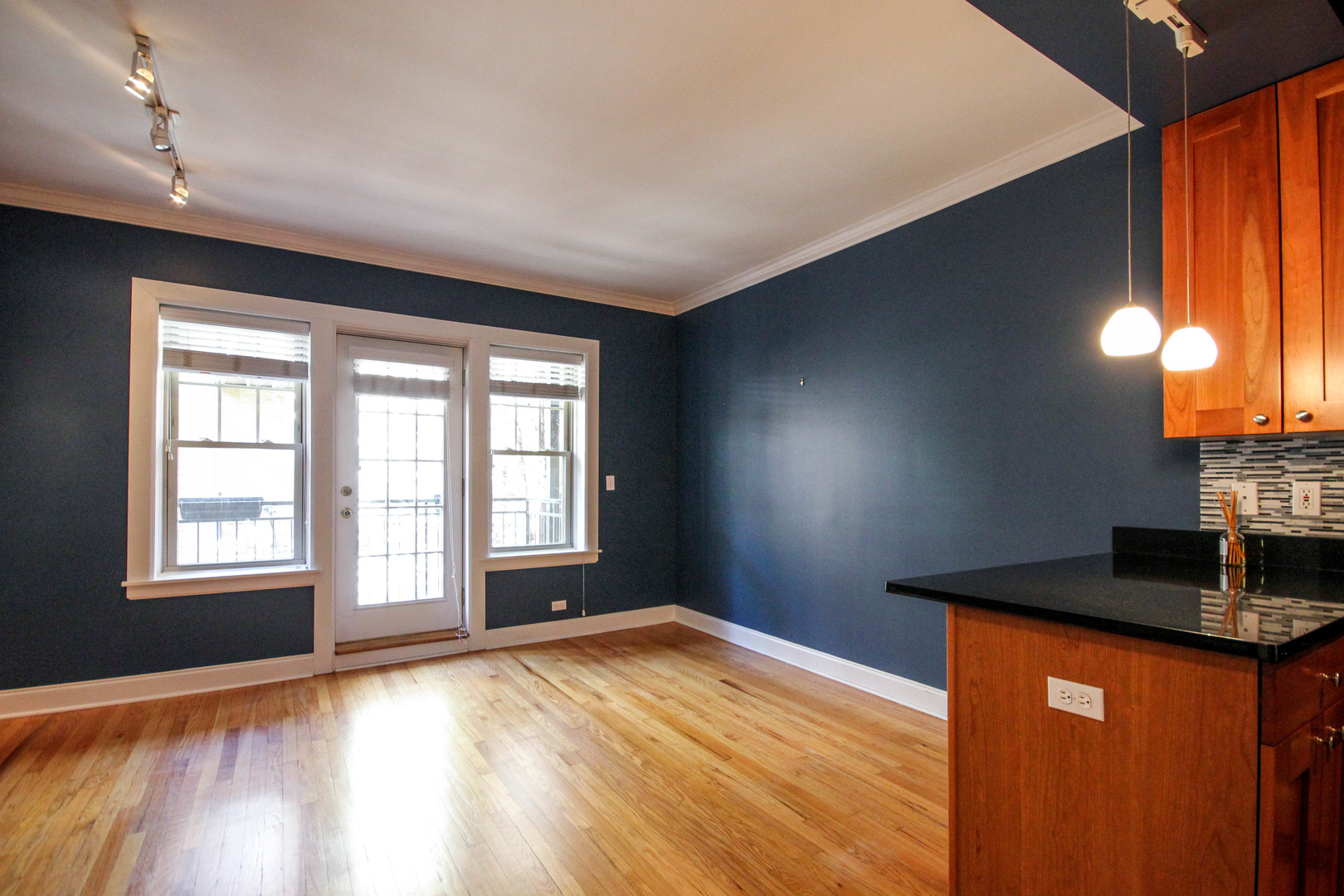 2237.5 N Lincoln Avenue 2B