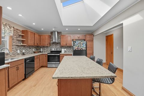 Tiny photo for 10817 S Oak Park Avenue, Worth, IL 60482 (MLS # 12472029)