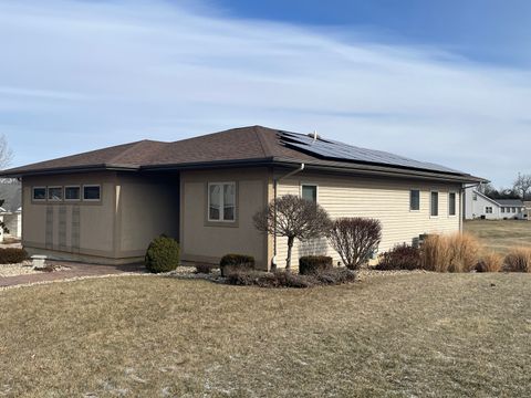 Tiny photo for 202 Regina Court, Kewanee, IL 61443 (MLS # 12553722)