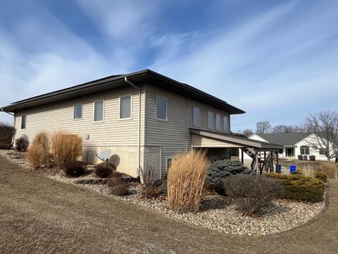 Tiny photo for 202 Regina Court, Kewanee, IL 61443 (MLS # 12553722)