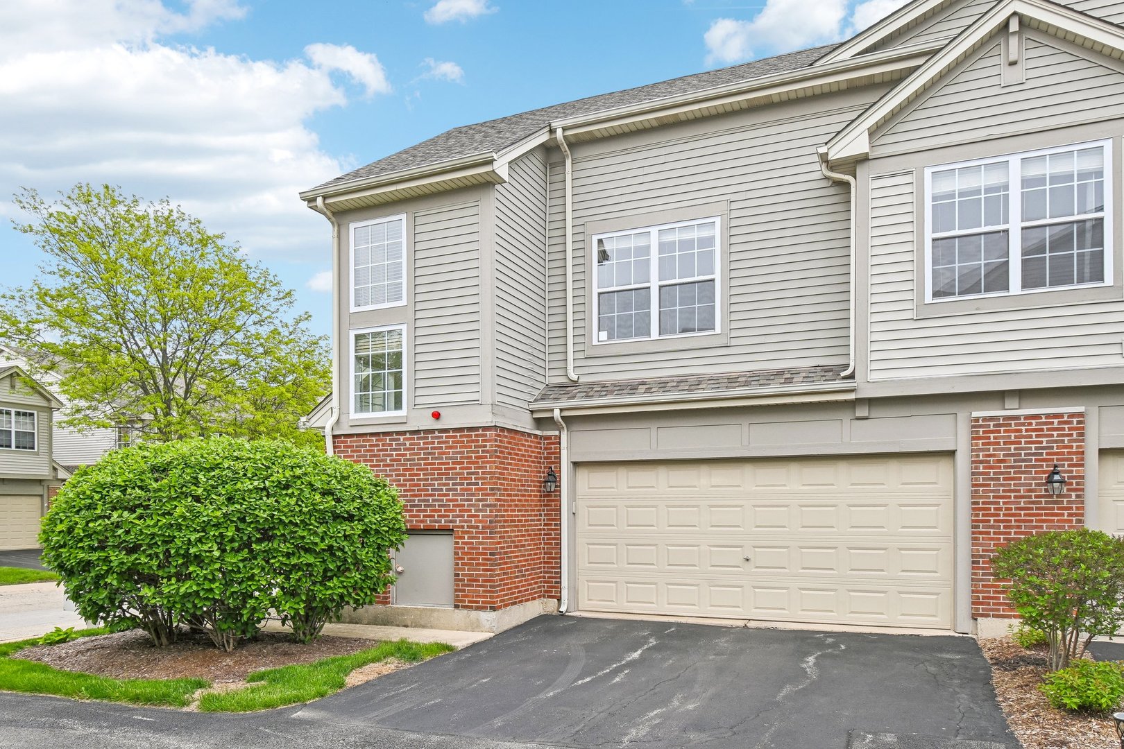 2267 Vanderbilt Drive