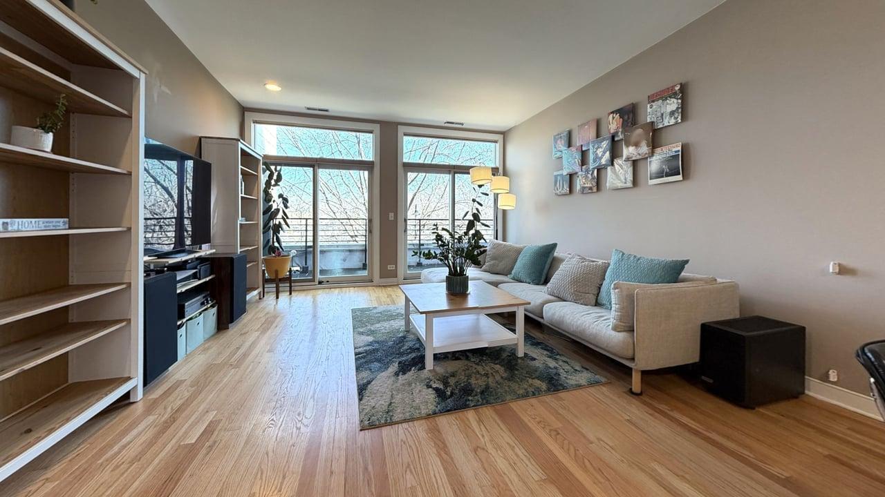 2917 N Claremont Avenue