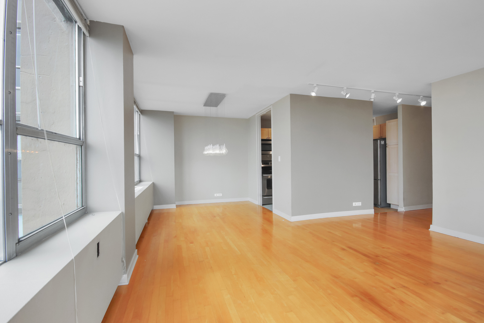 655 W Irving Park Road 5310