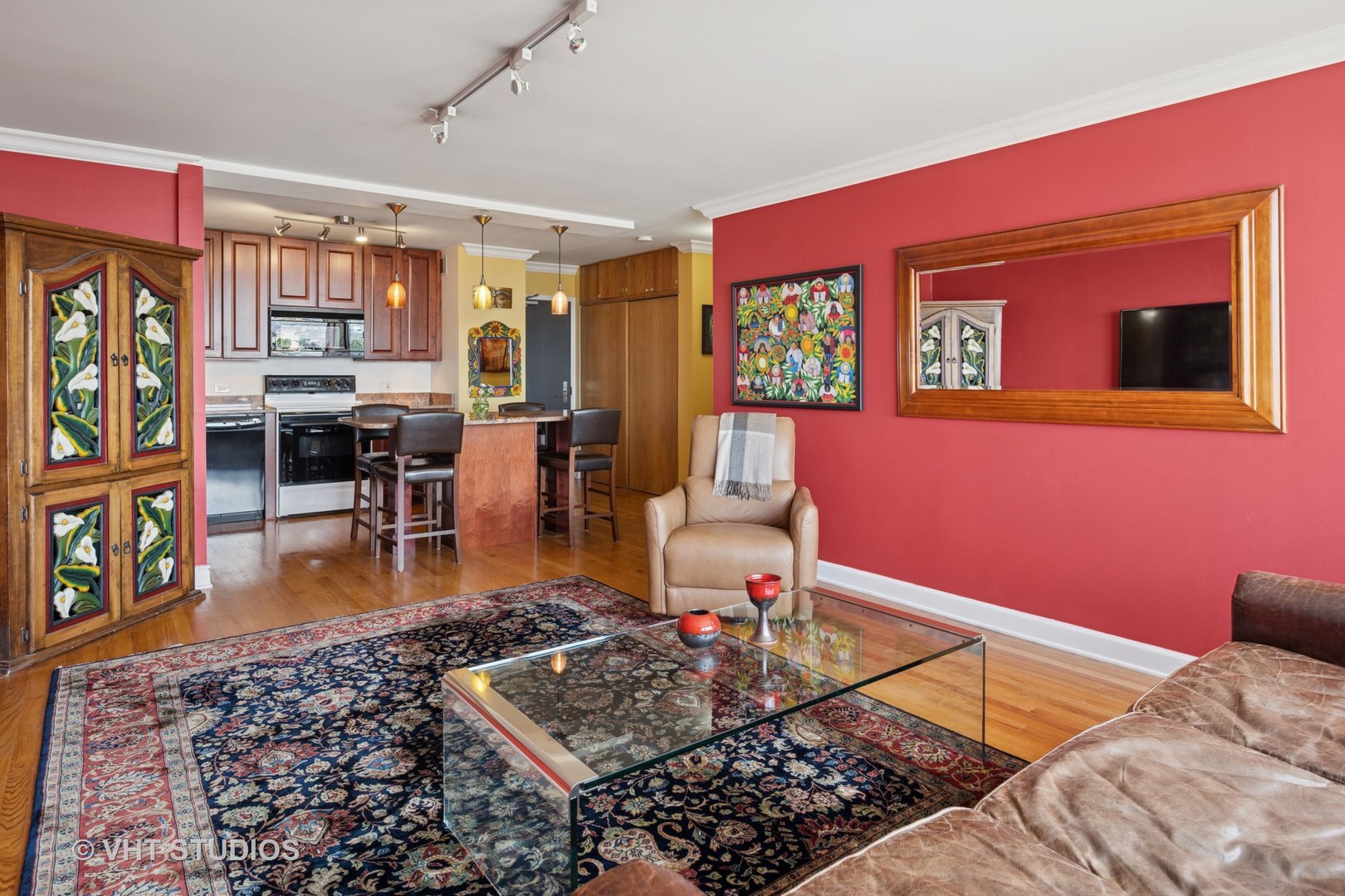 3930 N Pine Grove Avenue 2512