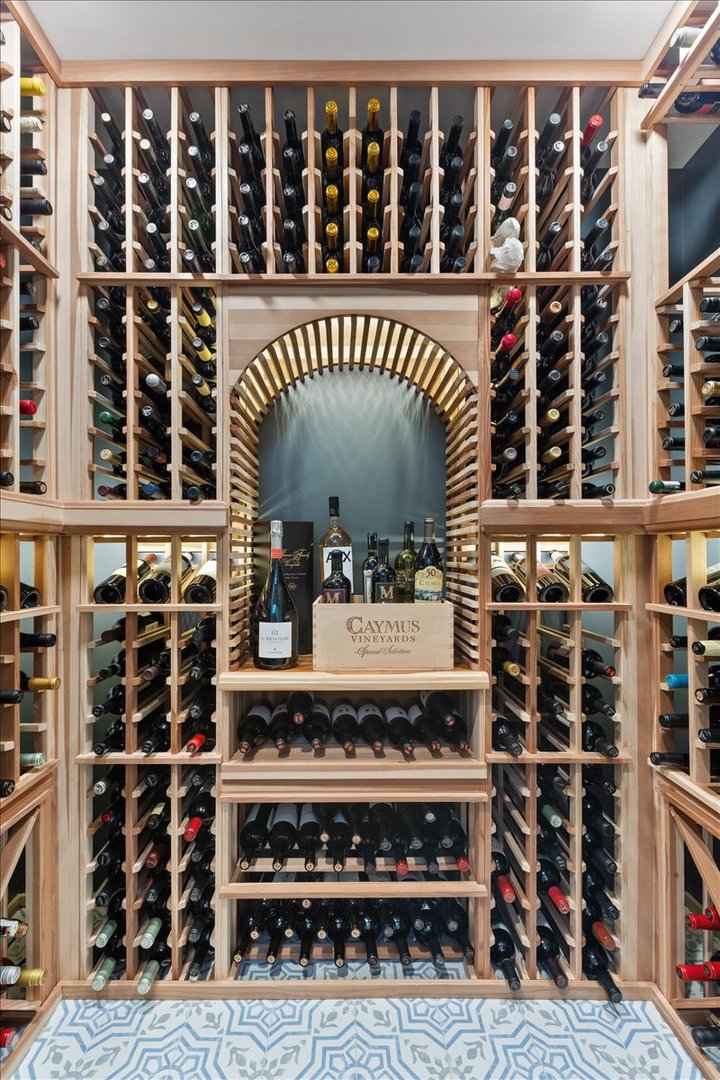 2514 W Moffat Street