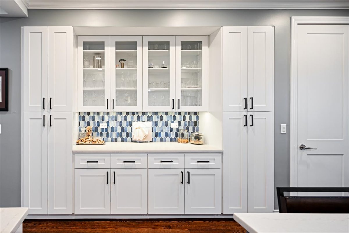 2514 W Moffat Street