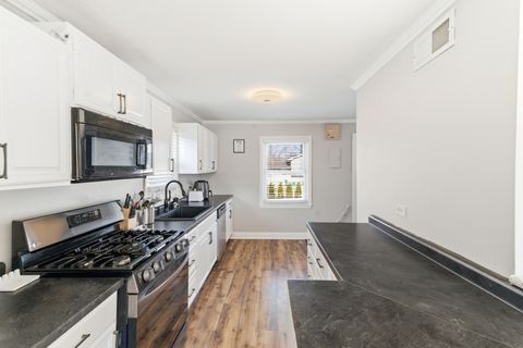 Tiny photo for 204 Woodlawn Drive, Mundelein, IL 60060 (MLS # 12568088)