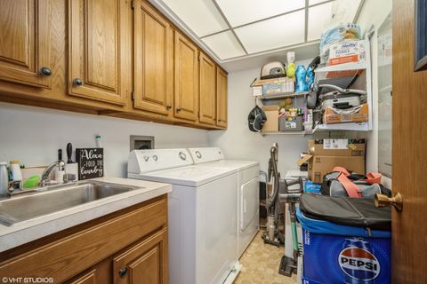 Tiny photo for 1380 Oakwood Avenue #306, Des Plaines, IL 60016 (MLS # 12532543)