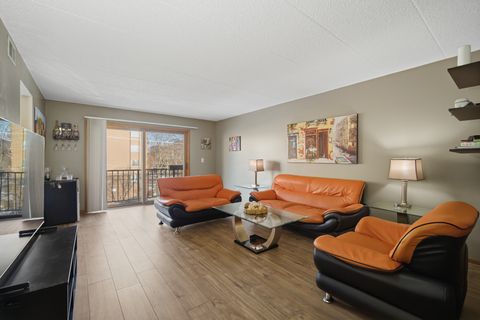 Tiny photo for 1380 Oakwood Avenue #306, Des Plaines, IL 60016 (MLS # 12532543)