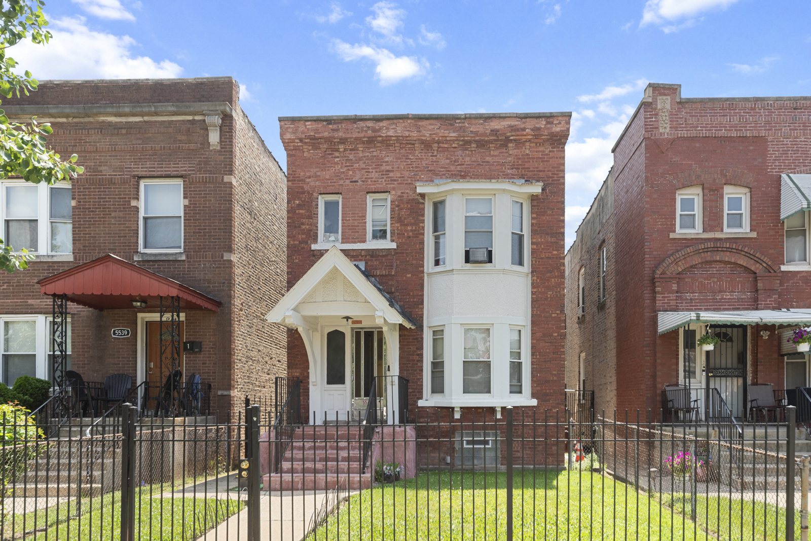 5541 W Adams Street