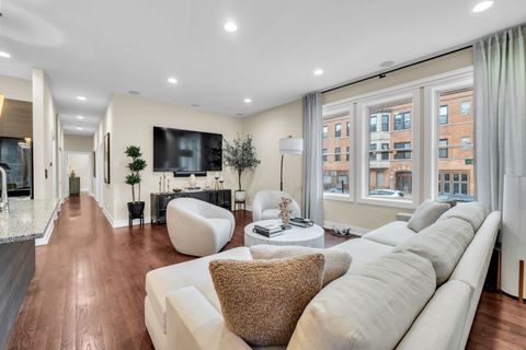 Tiny photo for 4405 N GREENVIEW Avenue #1B, Chicago, IL 60640 (MLS # 12586848)