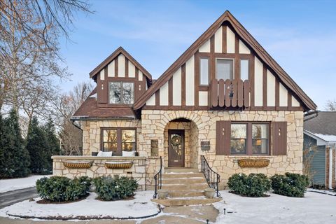 Tiny photo for 579 Lee Street, Glen Ellyn, IL 60137 (MLS # 12542453)