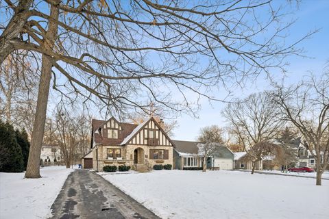 Tiny photo for 579 Lee Street, Glen Ellyn, IL 60137 (MLS # 12542453)