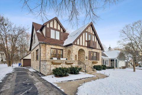 Tiny photo for 579 Lee Street, Glen Ellyn, IL 60137 (MLS # 12542453)