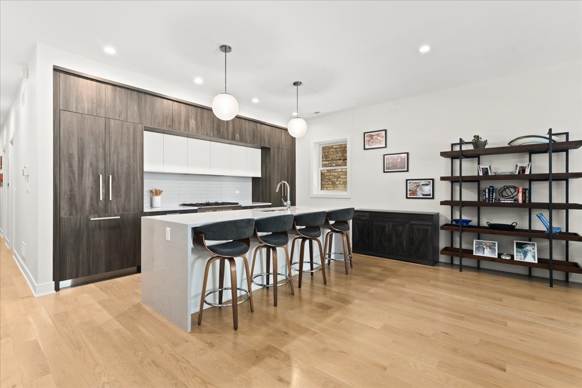 1211 W Belmont Avenue 2W