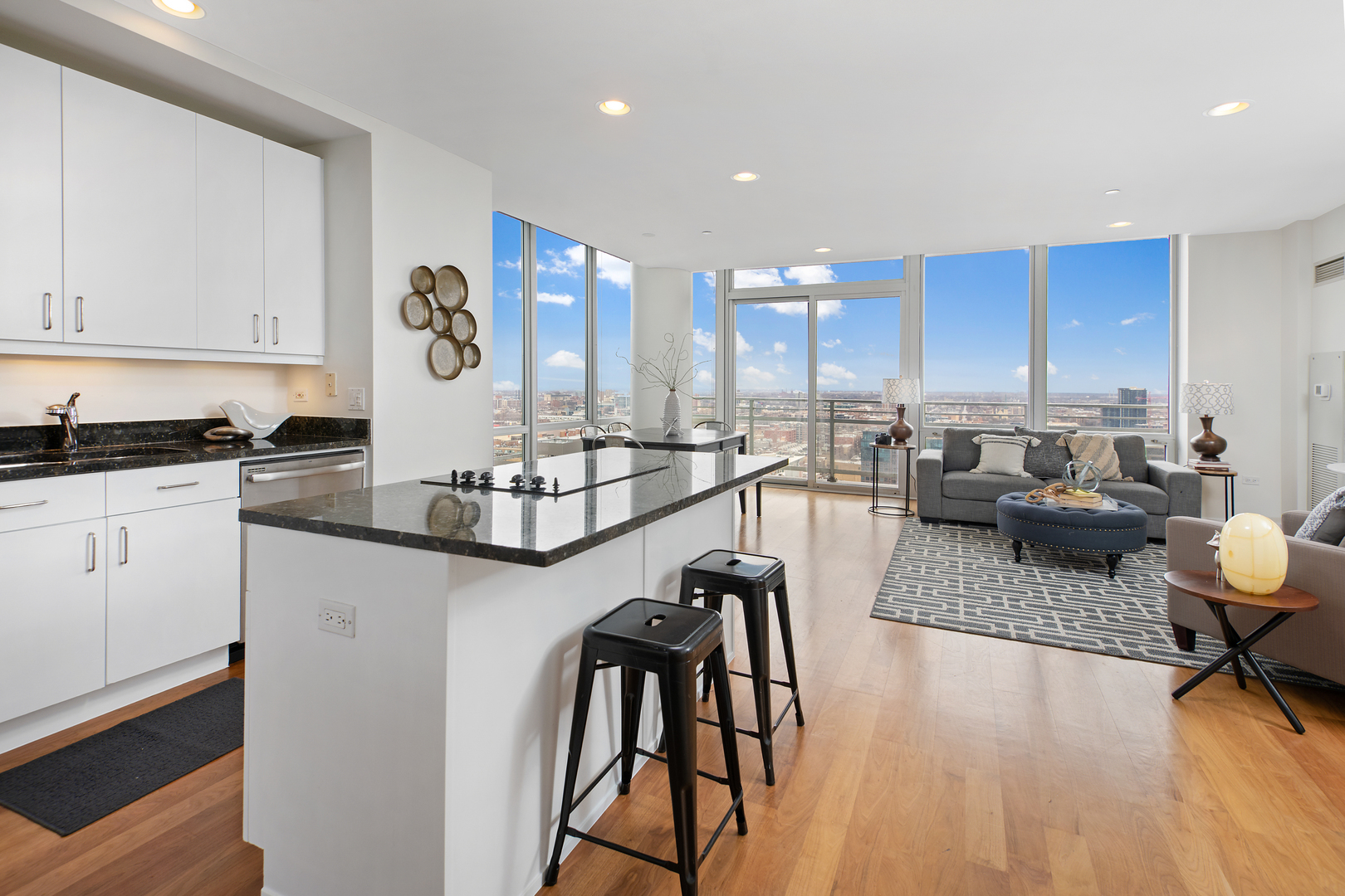 737 W Washington Boulevard 2510