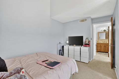Tiny photo for 2929 Sunnyside Drive #303, Rockford, IL 61114 (MLS # 12564198)