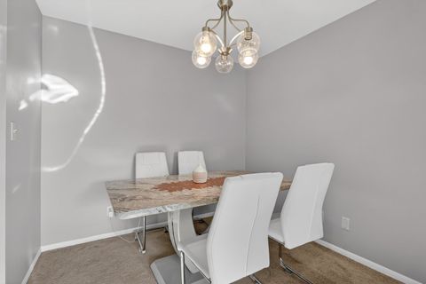 Tiny photo for 2929 Sunnyside Drive #303, Rockford, IL 61114 (MLS # 12564198)